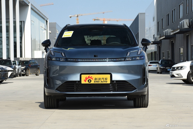 2025款领克08 EM-P 220四驱性能Halo