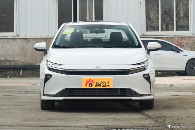 2026款卡罗拉 1.8L 双擎 精英版