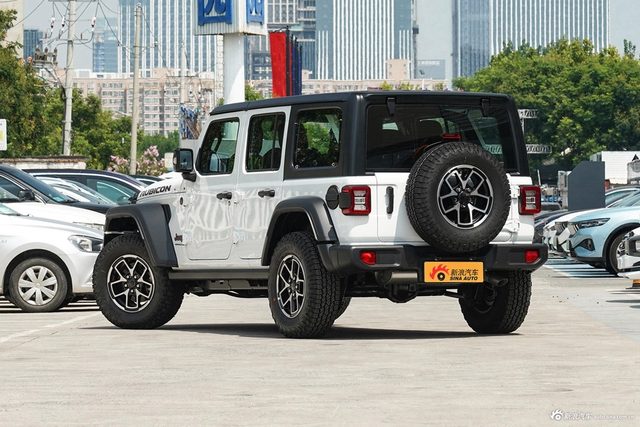 2024款牧马人 2.0T 罗宾汉四门版