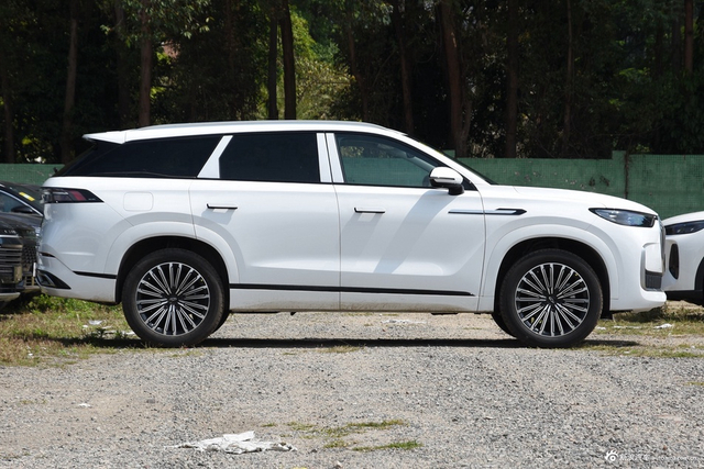 2025款瑞虎9 2.0T 双离合两驱舒享版 5座