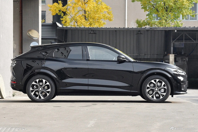 2024款福特电马风驰版(超长续航)