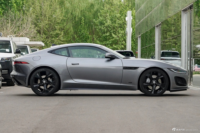 2024款捷豹F-Type P300 75周年典藏硬顶版