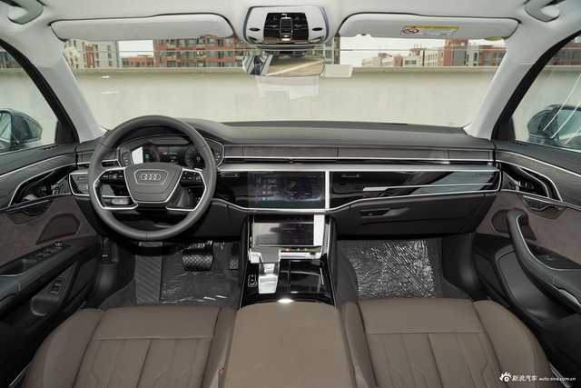 2025款奥迪A8L 45 TFSI quattro 豪华型