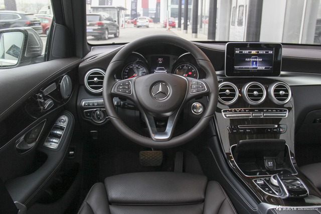 2019款奔驰GLC 2.0T自动260 4MATIC豪华型