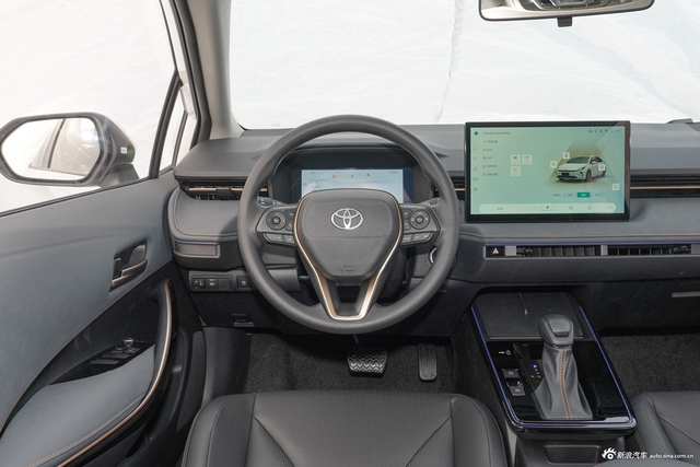 2026款卡罗拉 1.8L 双擎 精英版