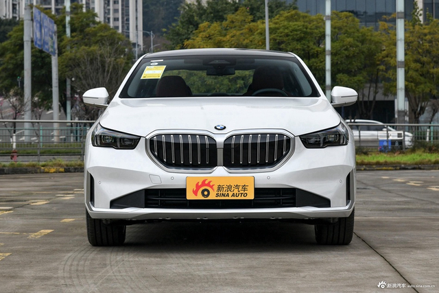 2024款宝马5系 525Li 豪华套装