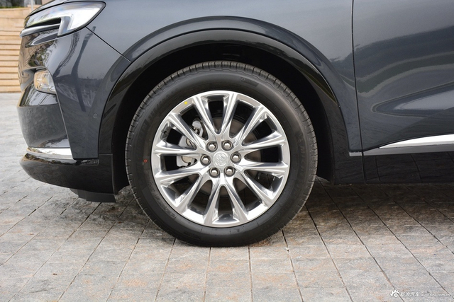 大尺寸美系SUV配置齐全，实拍2020款别克昂科旗