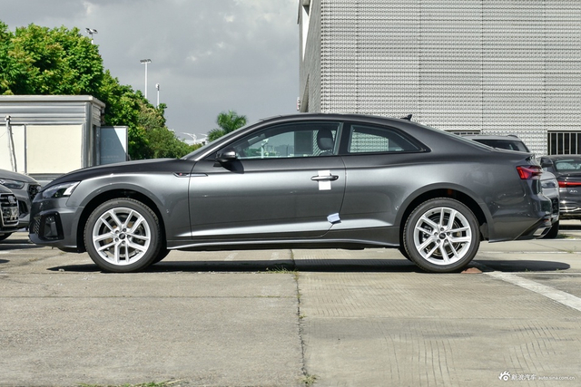 2024款奥迪A5 Coupe 40 TFSI 时尚动感型
