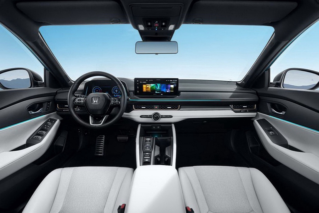 2023款英仕派混动 官图