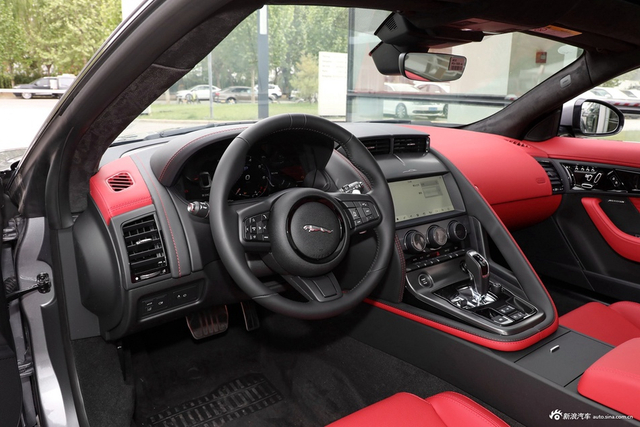 2024款捷豹F-Type P300 75周年典藏硬顶版