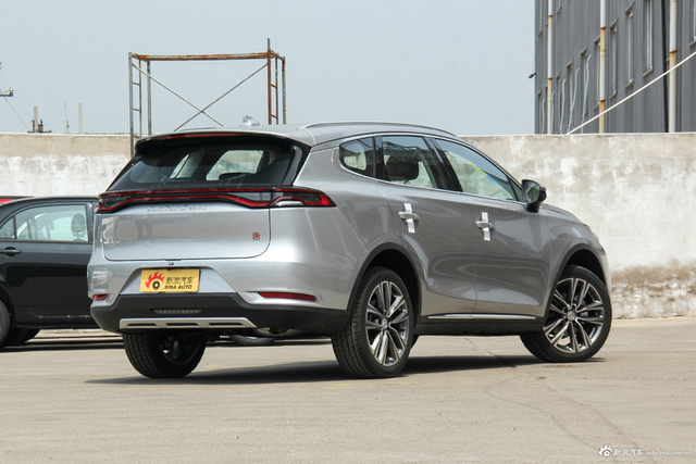 2018款比亚迪唐2.0T自动智联尊荣型7座