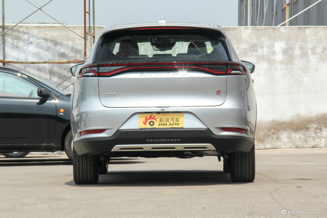 2018款比亚迪唐2.0T自动智联尊荣型7座