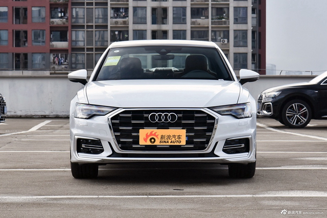 2025款奥迪A6L 改款 45 TFSI 臻选动感型