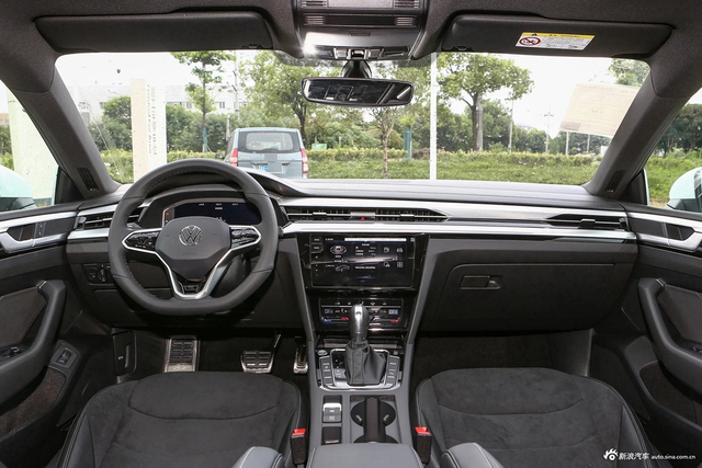 2024款一汽-大众CC 330TSI 炫目版