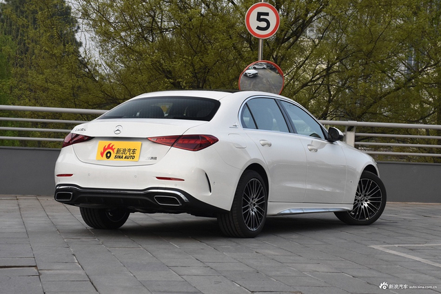 2024款奔驰C级 改款二 C 260 L 运动版