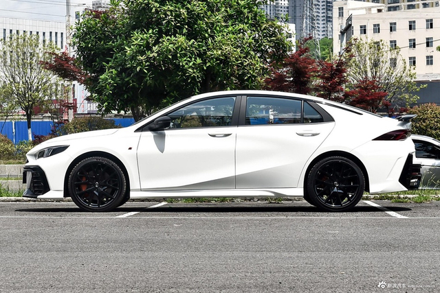 2024款影豹 400T 自动 R MAX