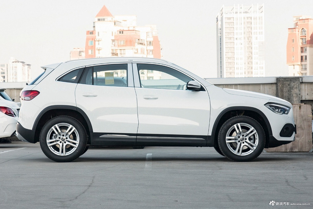 2023款奔驰GLA级 200