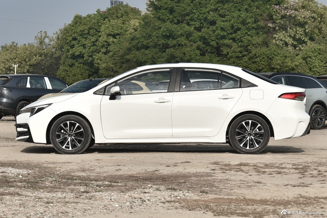 2026款雷凌L 汽油版 2.0L 豪华版