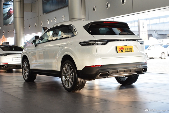2023款Cayenne E-Hybrid 2.0T 铂金版