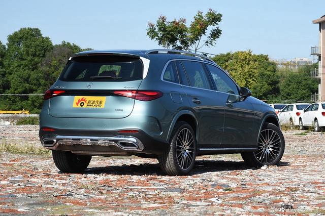 2025款奔驰GLC 300 L 4MATIC 豪华型 5座