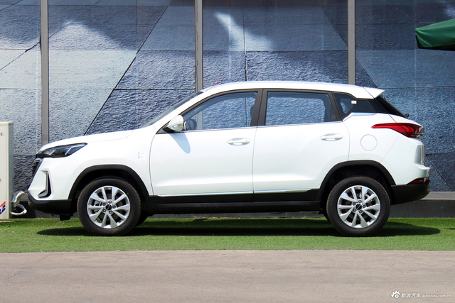 2020款BEIJING-X3 CVT荣耀版PLUS