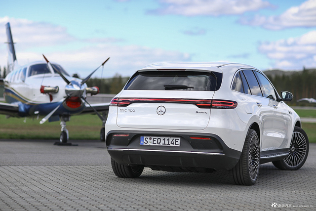 豪门电动车标杆！实拍奔驰全新EQC