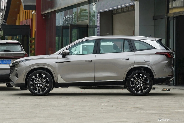 2023款荣威RX9 2.0T 两驱优享版