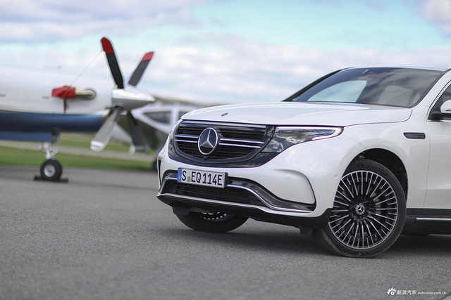 豪门电动车标杆！实拍奔驰全新EQC