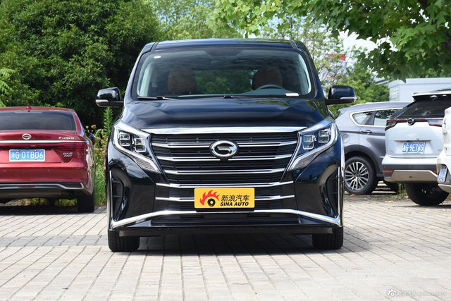 2024款传祺M8 领秀系列 390T 尊享版