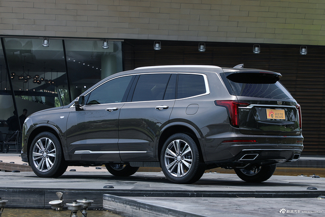 高清实拍凯迪拉克XT6风尚版