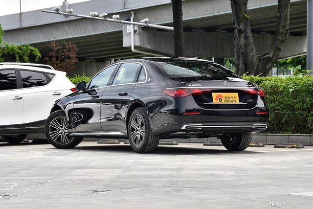 2024款奔驰E级 改款二 E 260 L