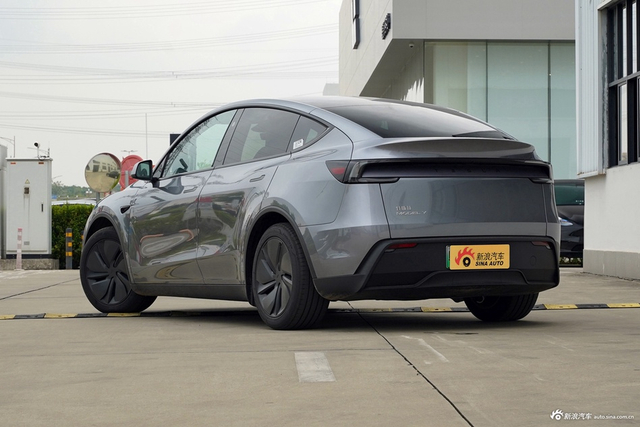 2025款Model Y 后轮驱动版