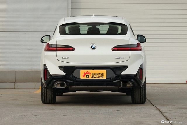 2022款宝马X4 xDrive 25i M运动套装