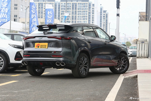 2023款长安欧尚Z6 蓝鲸2.0T智行型