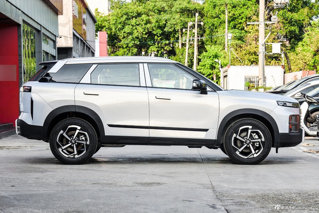 2024款探索06 悦野版 1.6T 两驱探野