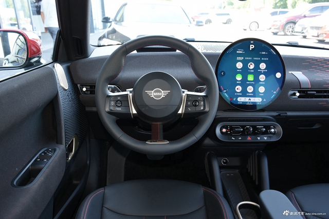 2024款电动MINI COOPER 452km SE 赛车手
