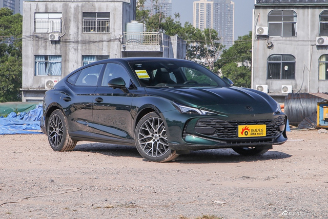 2026款MG7 1.5T 300 DCT优雅版