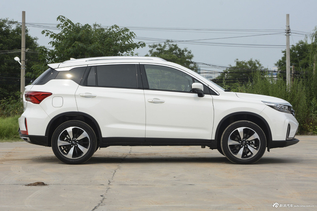 2018款传祺GS4 1.5T自动两驱智尊版235T