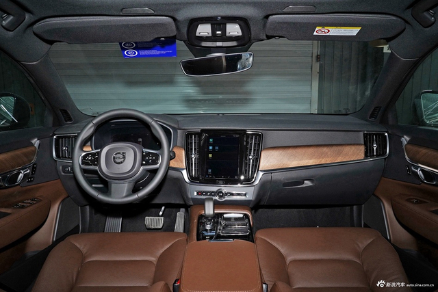 2022款沃尔沃S90混动 改款 T8 E驱混动 智逸豪华版