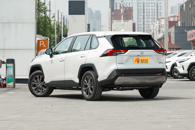 2023款RAV4荣放 2.0L CVT两驱风尚版