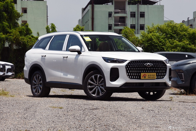 2025款瑞虎8 L 2.0T 自动长虹版 7座