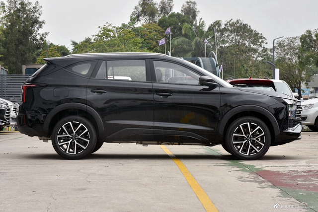 2024款江淮X8 E家 1.5T 110km 家兴版 7座