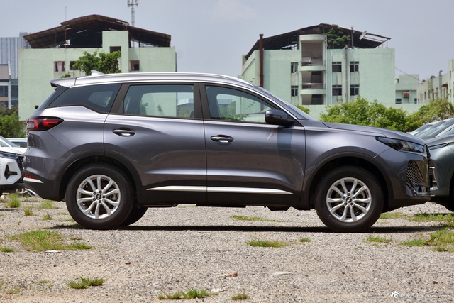 2025款瑞虎7 卓越版 1.5T CVT豪华版