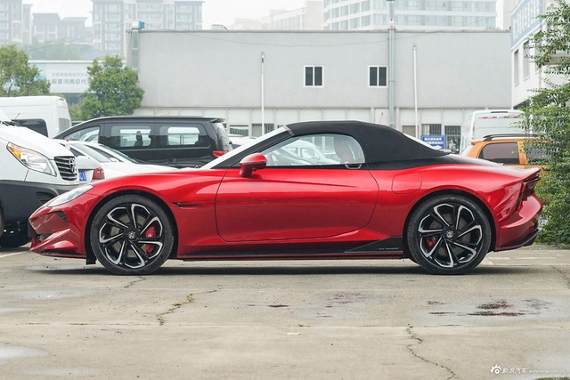 2024款MG Cyberster 580km 超然致远版