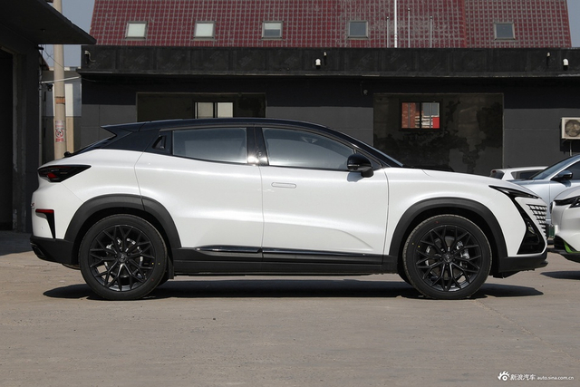 2022款长安UNI-T 2.0T领航型