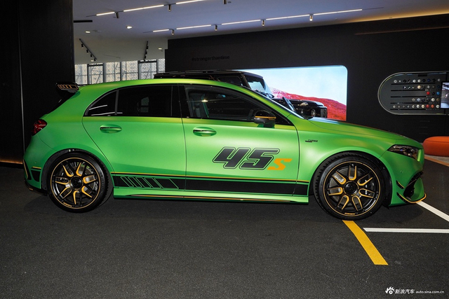 2024款AMG A 45 S 4MATIC+ 魔焰绿特别版
