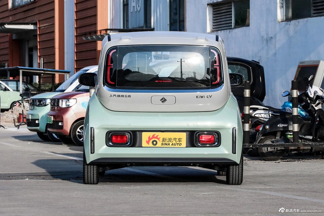 2023款宝骏KiWi EV 智潮版 三元锂
