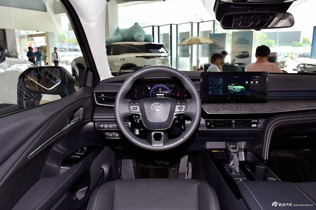 2026款凯美瑞 2.0GVP 豪华版