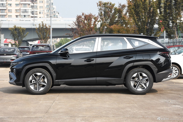 2025款途胜L 1.5T LUX尊贵版