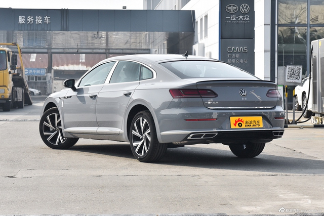 2026款一汽-大众CC 330TSI 炫目 3000万辆甄选款